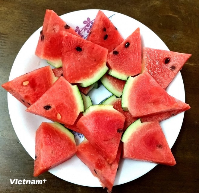 Dưa hấu tốt cho người béo phì và huyết áp cao. (Ảnh: Vietnam+) vnp-dua-hau.jpg