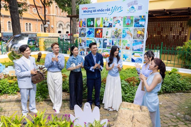 Nhà sáng tạo nội dung Khoai Lang Thang cùng các nghệ sĩ trong khu &quot;Vườn chút yên&quot; mới được khánh thành