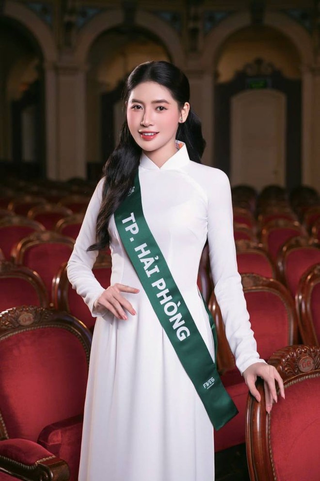 Phạm Hoàng Thu Uyên cũng là một cái tên sáng giá của vương miện năm nay