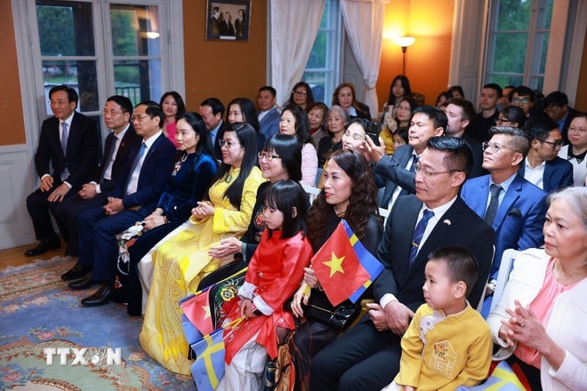 thu-tuong-gap-go-cong-dong.jpg