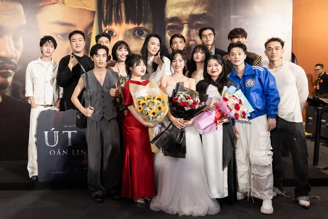 Diễn viên Phương Thanh được đông đảo bạn bè đế ủng hộ và chúc mừng vai diễn đầu tay