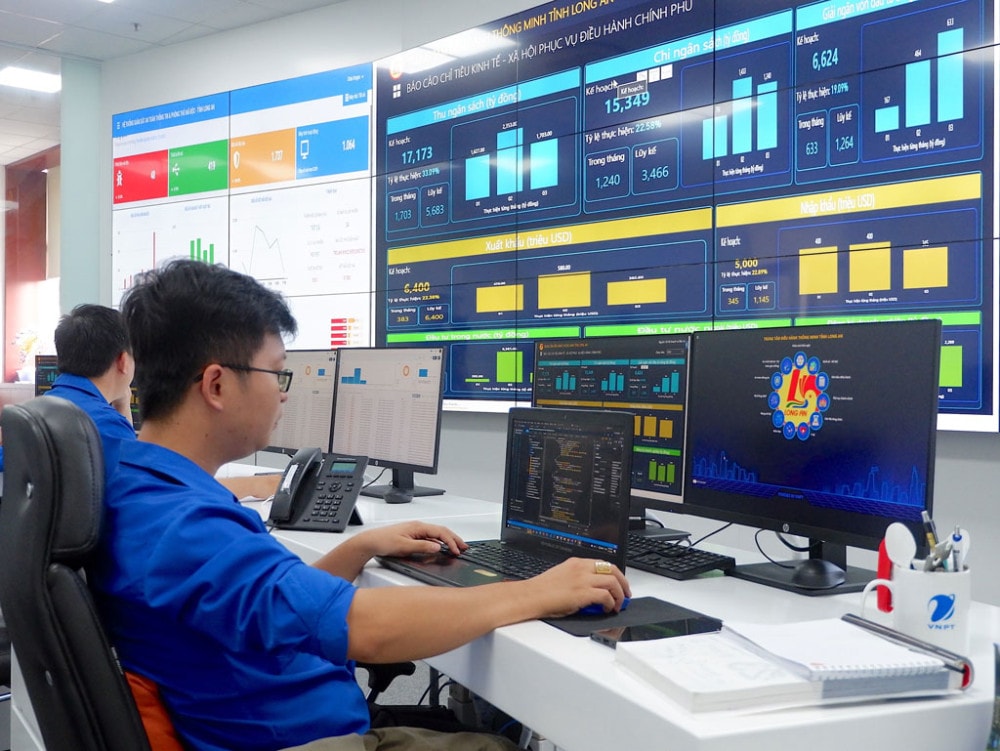 Người làm công tác chuyên trách về chuyển đổi số được hỗ trợ 5 triệu đồng/tháng- Ảnh 1. Người làm công tác chuyên trách về chuyển đổi số được hỗ trợ 5 triệu đồng/tháng- Ảnh 1.