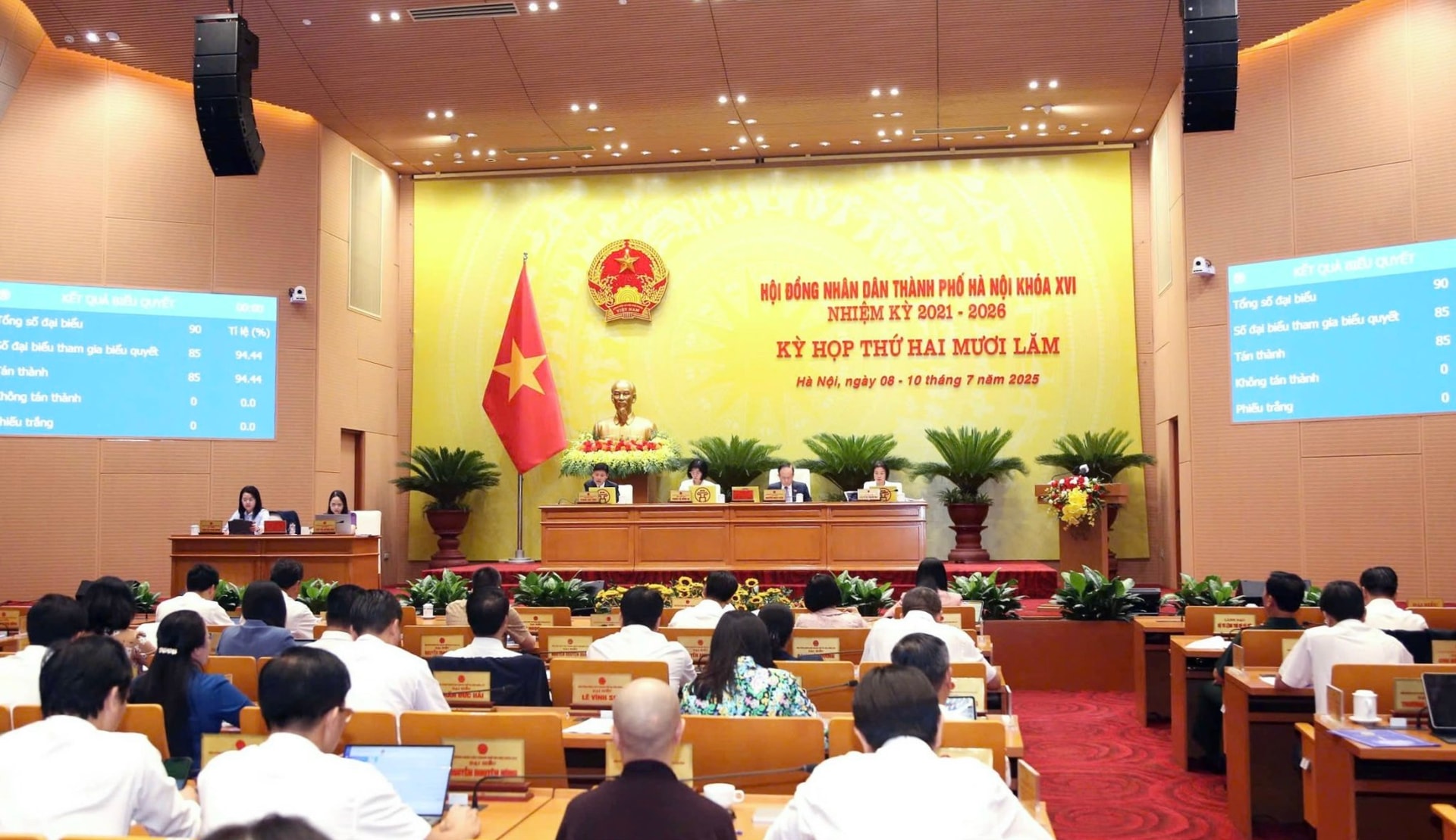 thong-qua-toan-canh.jpg