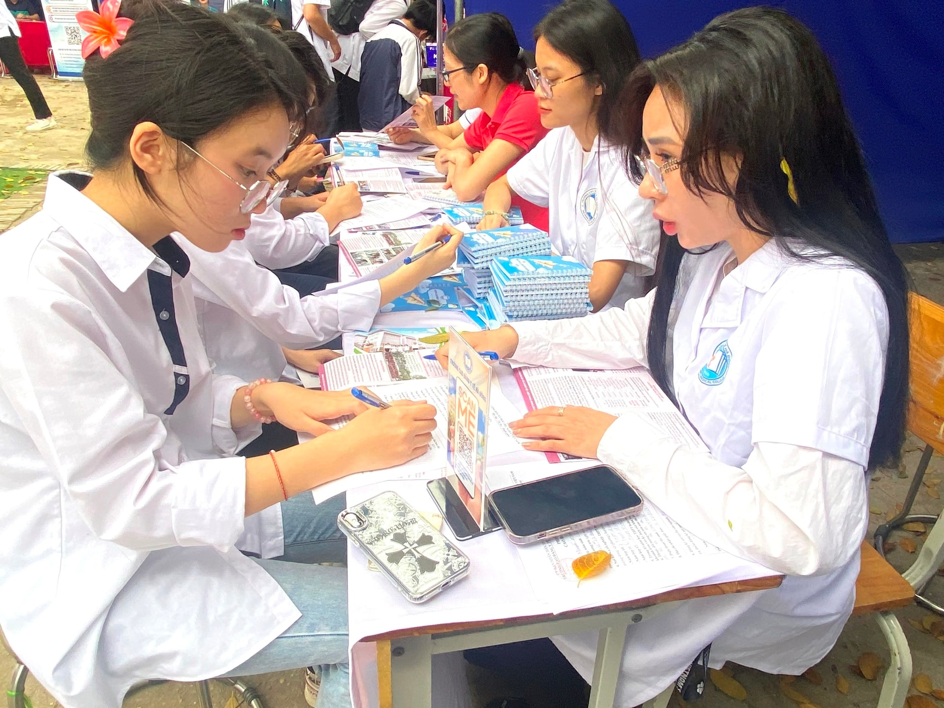 Việc một số trường đại học đột ngột công bố bỏ xét tuyển khối C00 khiến nhiều thí sinh bất ngờ và lo lắng. Ảnh: Lê Nguyễn