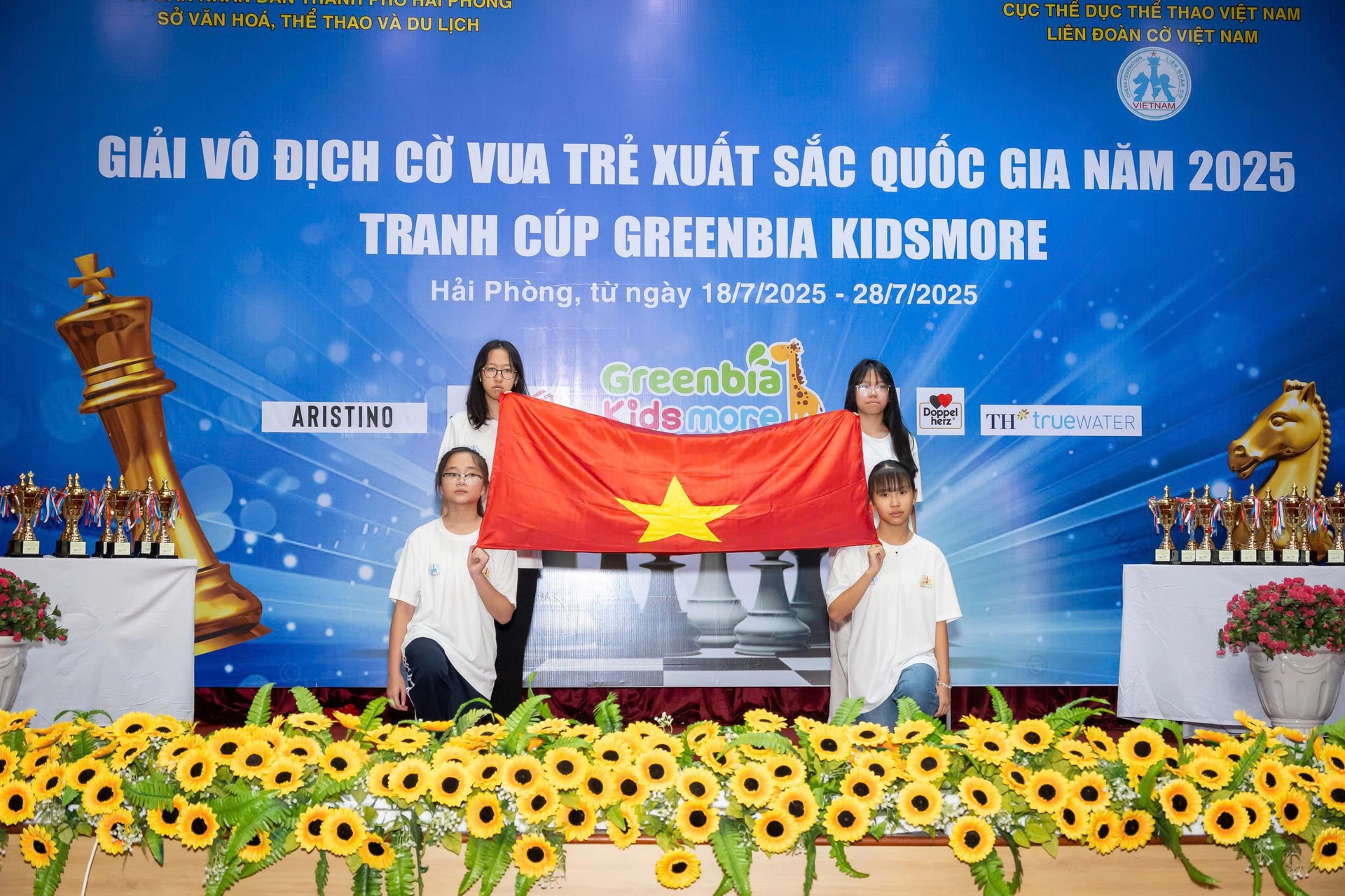 19-khai-mac-co-vua-tre.jpg