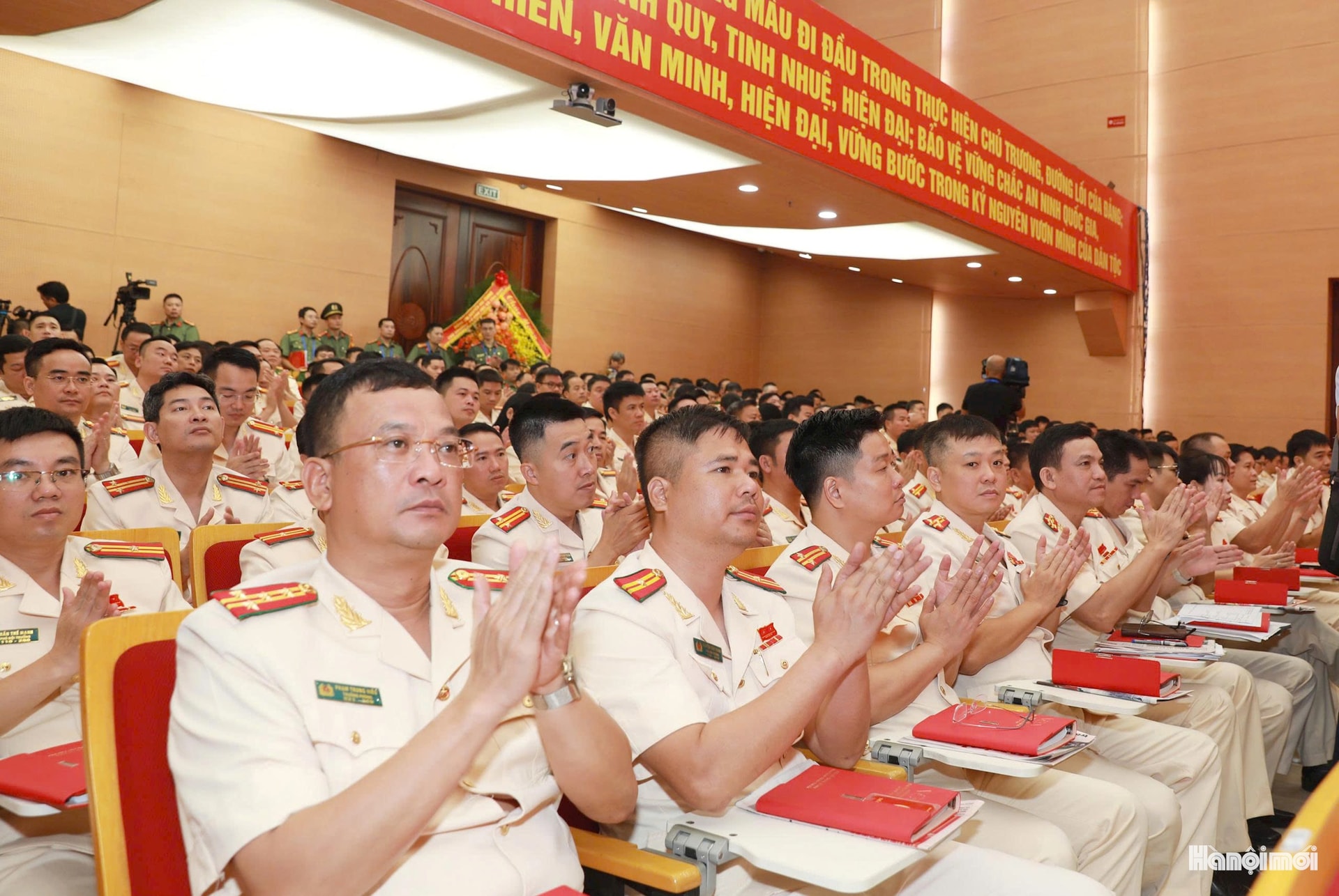 Các đại biểu tham dự Đại hội đại biểu lần thứ XXIX nhiệm kỳ 2025-2030 Đảng bộ Công an thành phố Hà Nội. Ảnh: Đình Hiệp