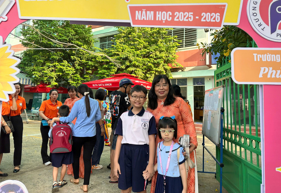 Học sinh Trường Tiểu học Phú Thọ trong ngày tựu trường. tuu-truong-2025-4.jpg