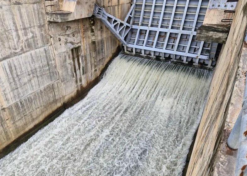 Chủ động xả tràn 7 hồ chứa nước lớn nhằm ứng phó mưa lớn ảnh hưởng bão số 5. Ảnh: PV