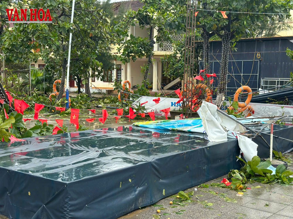 Khu du lịch Thiên Cầm xơ xác sau bão số 5 - ảnh 10