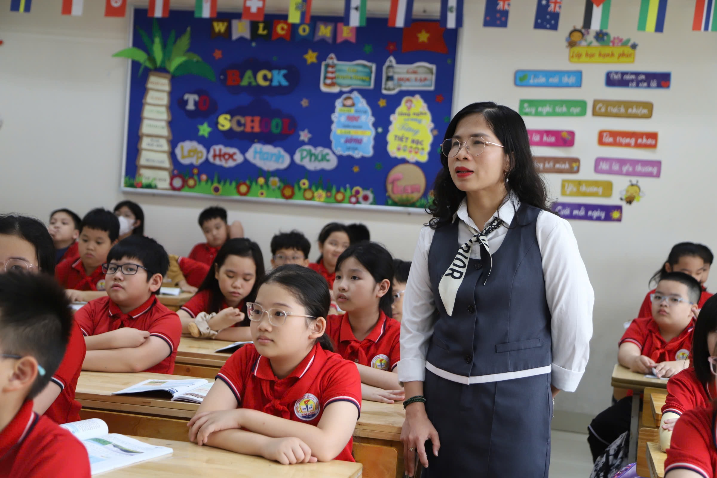 Quyền tuyển dụng, luân chuyển giáo viên trường công được giao cho Sở Giáo dục và Đào tạo, không chồng chéo với cấp xã.