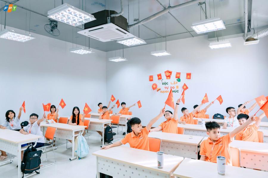 Hoạt động sôi nổi, hưởng ứng Quốc Khánh 2/9 của các em học sinh Trường Tiểu học, THCS và THPT FPT Hậu Giang.