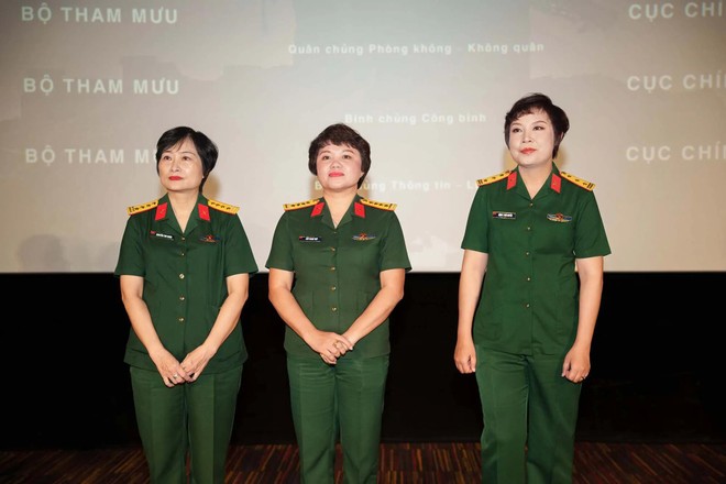 Những "nữ tướng" đứng sau "Mưa đỏ" Những "nữ tướng" đứng sau "Mưa đỏ"