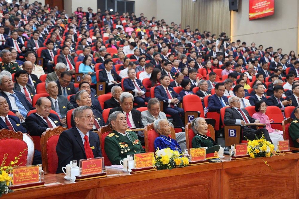 Khai mạc Đại hội đại biểu Đảng bộ tỉnh Quảng Ngãi lần thứ I - ảnh 2