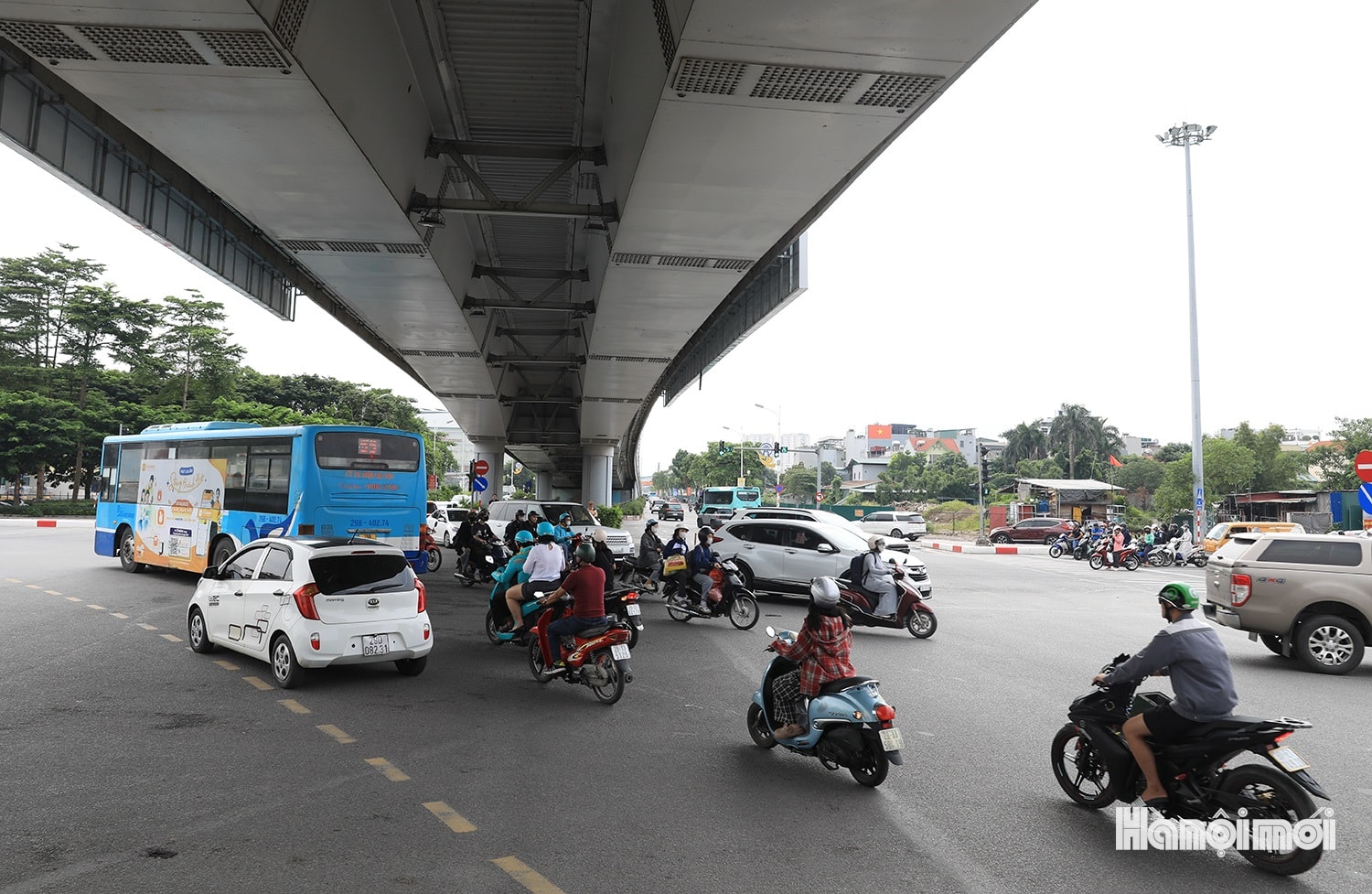 W_ham-chui-co-linh-3.jpg