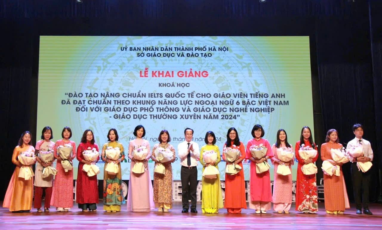 hn-boi-duong-gv-tieng-anh-1.jpg