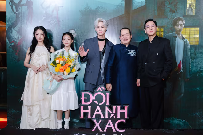 Đạo diễn Lương Đình Dũng và những diễn viên trong phim