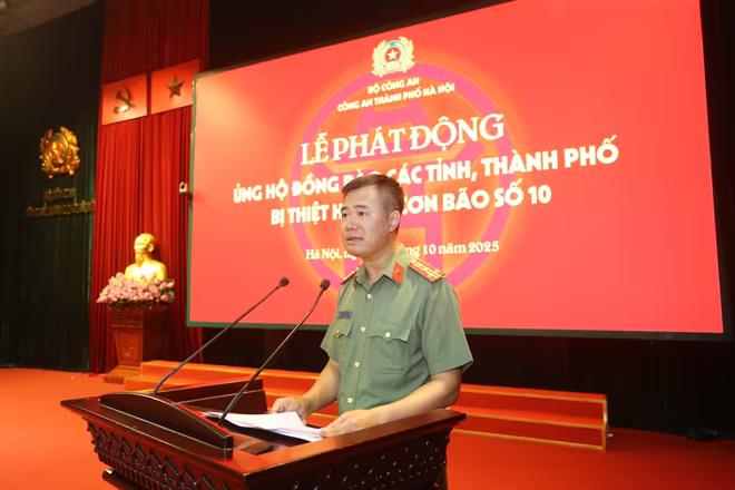 Đại tá Nguyễn Ngọc Quyền - Phó Bí thư Đảng ủy, Phó Giám đốc CATP Hà Nội phát biểu tại lễ phát động