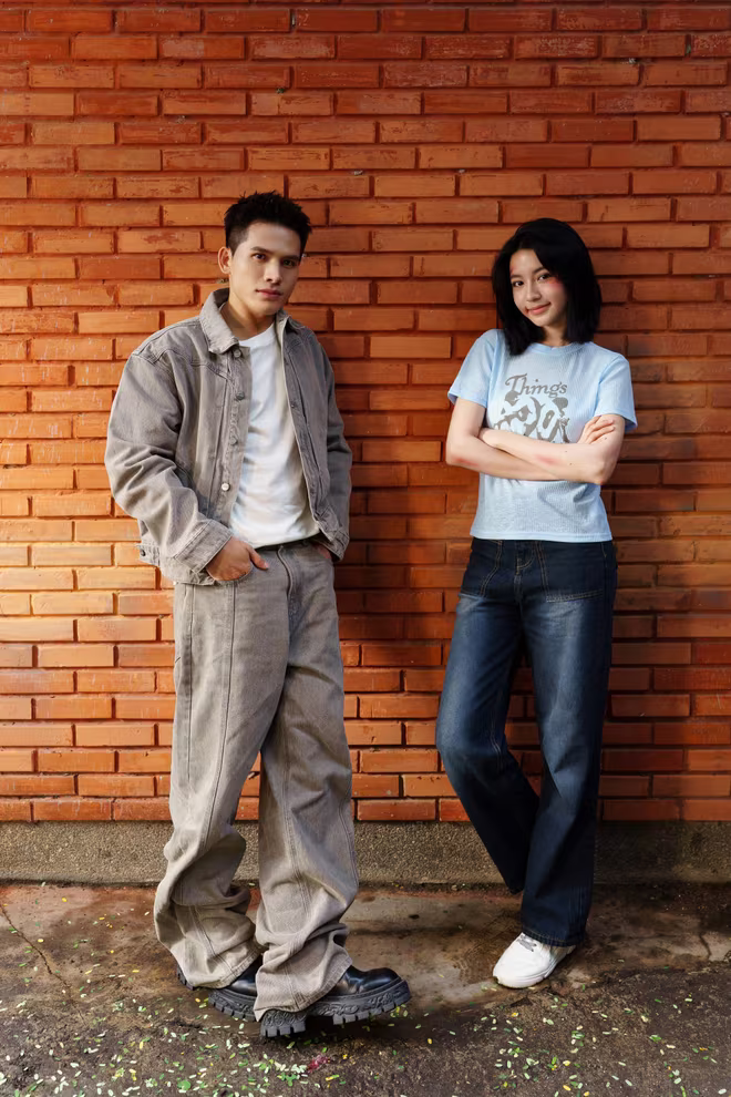 Ca sĩ Quốc Thiên và Phương Vy - nữ chính trong MV &quot;Tự dưng thành người lạ&quot;