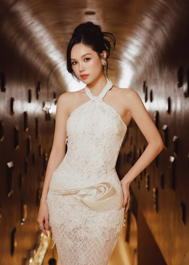 Được biết sắp tới, Trâm Anh sẽ góp mặt trong phim điện ảnh &quot;Ai thương ai mến&quot; của đạo diễn Thu Trang