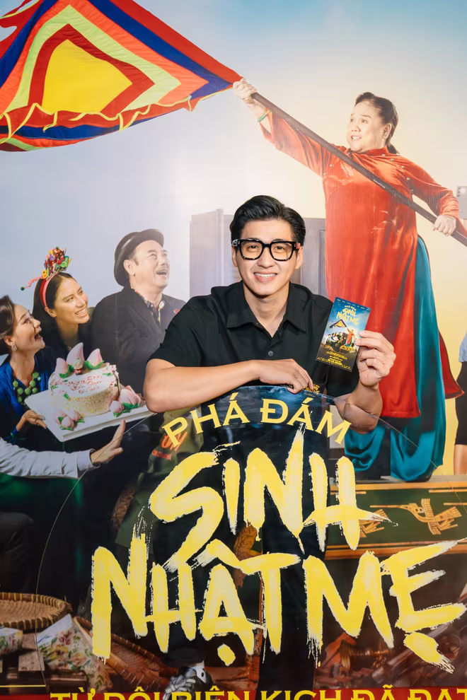 Diễn viên Ma Ran Đô trẻ trung đến ủng hộ ekip "Phá đám: Sinh nhật mẹ" Diễn viên Ma Ran Đô trẻ trung đến ủng hộ ekip "Phá đám: Sinh nhật mẹ"