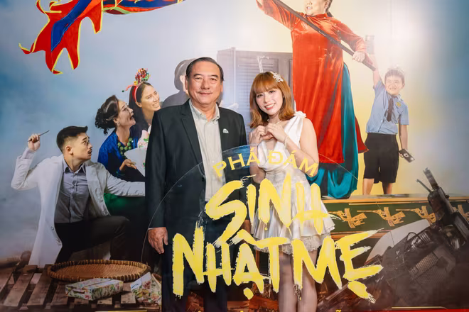 Nghệ sĩ Thành Hội và diễn viên Tín Nguyễn tại sự kiện Nghệ sĩ Thành Hội và diễn viên Tín Nguyễn tại sự kiện