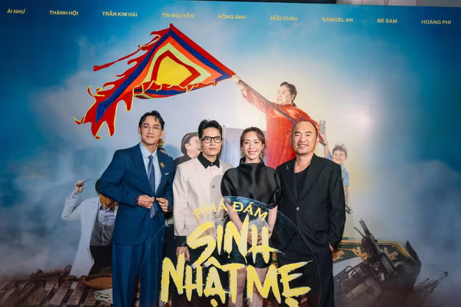 Hứa Vĩ Văn hội ngộ cùng các đồng nghiệp Hứa Vĩ Văn hội ngộ cùng các đồng nghiệp