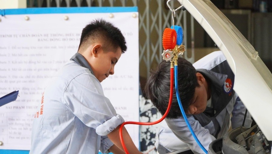 Sinh viên Trường Cao đẳng Kon Tum trong giờ thực hành. Ảnh minh họa: ITN