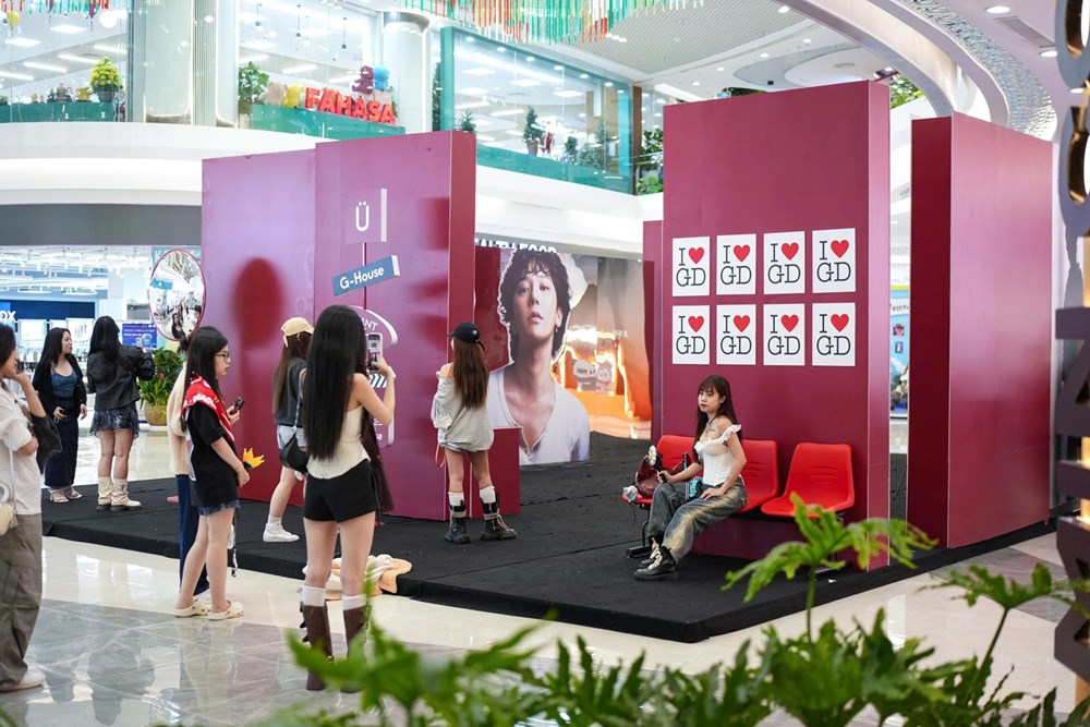 Fan đổ về Ocean City check in G-DRAGON 2025 WORLD TOUR [Übermensch] IN HANOI, háo hức chờ concert lịch sử - ảnh 7