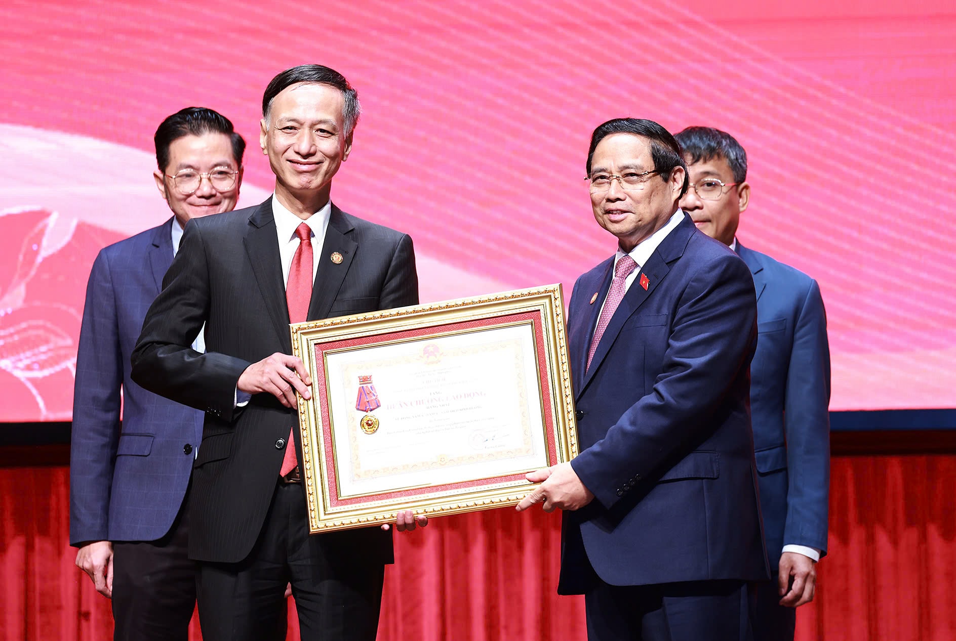 Thủ tướng: Xây dựng nền ngoại giao toàn diện, hiện đại, chuyên nghiệp, mang đậm bản sắc Việt Nam- Ảnh 2. Thủ tướng: Xây dựng nền ngoại giao toàn diện, hiện đại, chuyên nghiệp, mang đậm bản sắc Việt Nam- Ảnh 2.