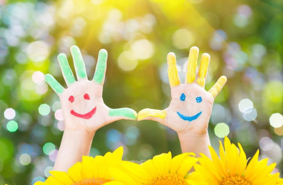 Khi thời tiết đẹp, hãy ra ngoài phơi nắng, vận động nhiều và gần gũi với thiên nhiên. (Ảnh: ITN)