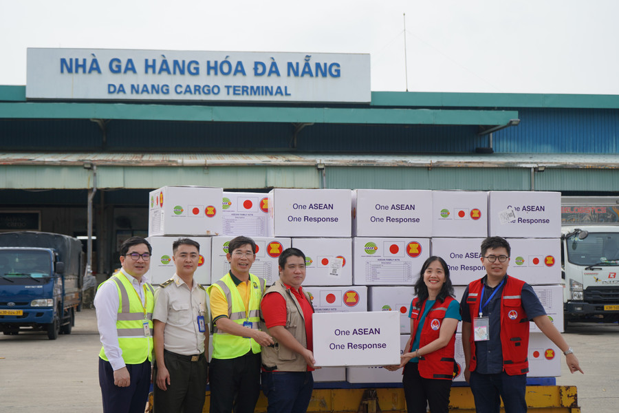Trung tâm Điều phối ASEAN về hỗ trợ nhân đạo trong quản lý thiên tai (Trung tâm AHA) hỗ trợ khẩn cấp cho người dân chịu ảnh hưởng bởi mưa lũ tại Đà Nẵng. dsc06478.jpg