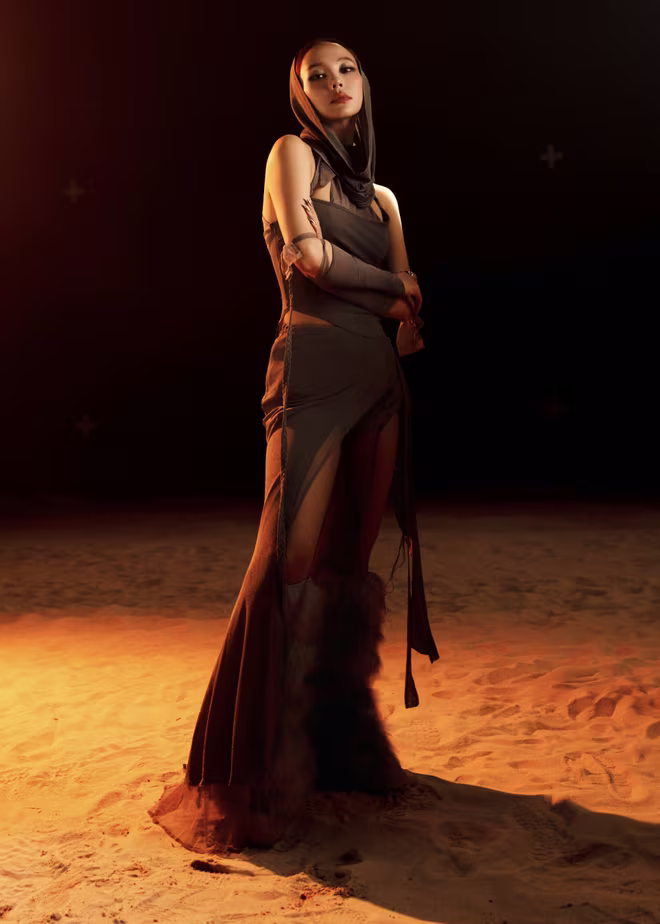 Minh Hằng chính thức trở lại VPop sau 7 năm bằng MV “Director" Minh Hằng chính thức trở lại VPop sau 7 năm bằng MV “Director"