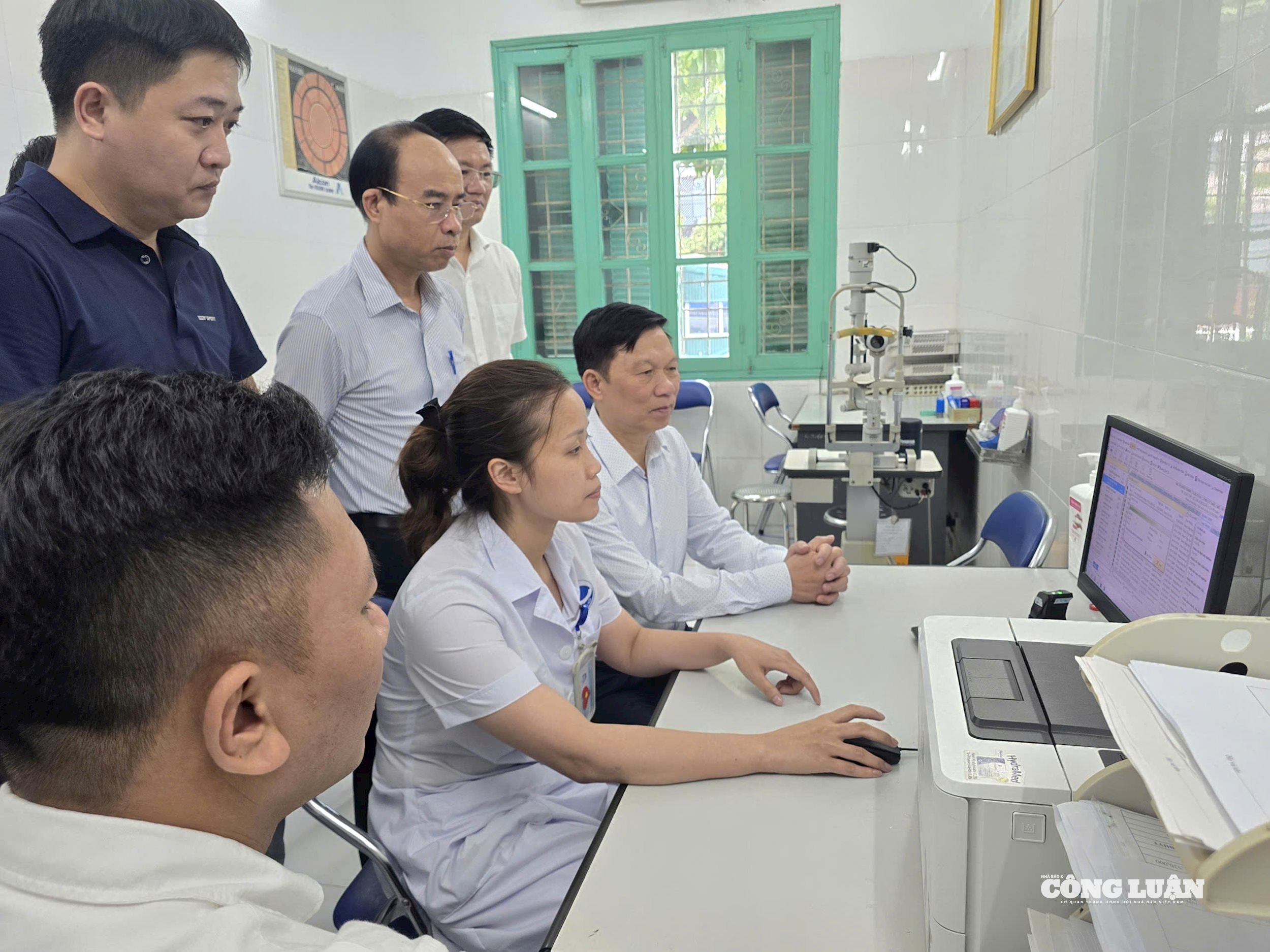 Bệnh viện Mắt Hà Nội vừa chính thức đưa vào triển khai bệnh án điện tử trong toàn bệnh viện - một trong những bước quan trọng trong tiến trình chuyển đổi số toàn diện ngành y tế.