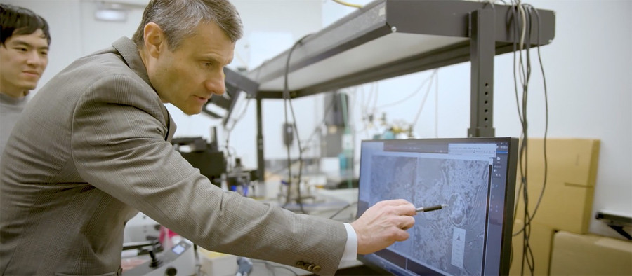 Giáo sư Vadim Backman. phuong-phap-moi-ngan-te-bao-ung-thu-khang-thuoc-3.jpg