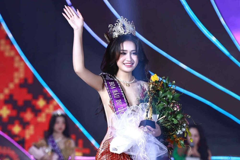 Trần Minh Phương tỏa sáng, xuất sắc đăng quang Hoa hậu Du lịch Dân tộc Việt Nam 2025 - ảnh 1