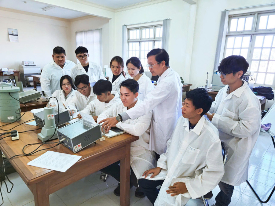 Giảng viên, sinh viên Trường Đại học Sư phạm TP Hồ Chí Minh. dh.jpg