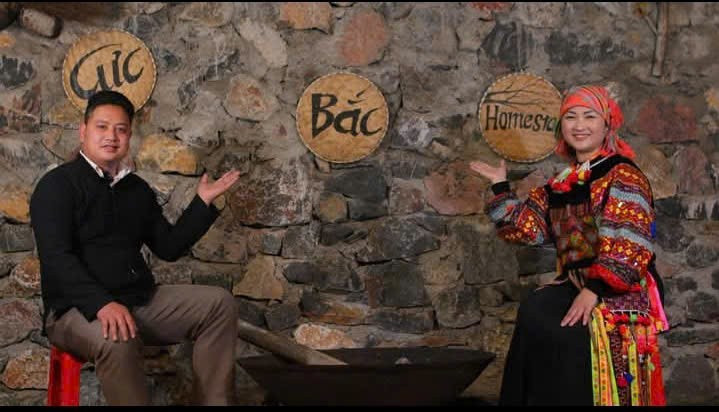 Mô hình du lịch của gia đình Dỉ Phò mang lại tổng thu nhập khoảng 300 triệu đồng mỗi năm. Ảnh NVCC di-3.jpg