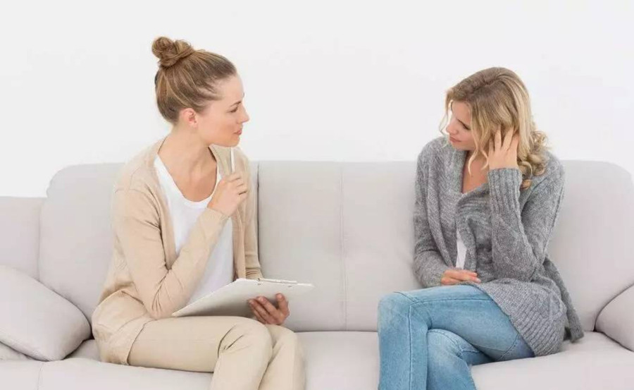 Tiếng nói từ bên ngoài chỉ là tham khảo, còn người thực sự làm chủ chính là bạn. (Ảnh: ITN) 2-tieng-noi-tu-ben-ngoai.jpg