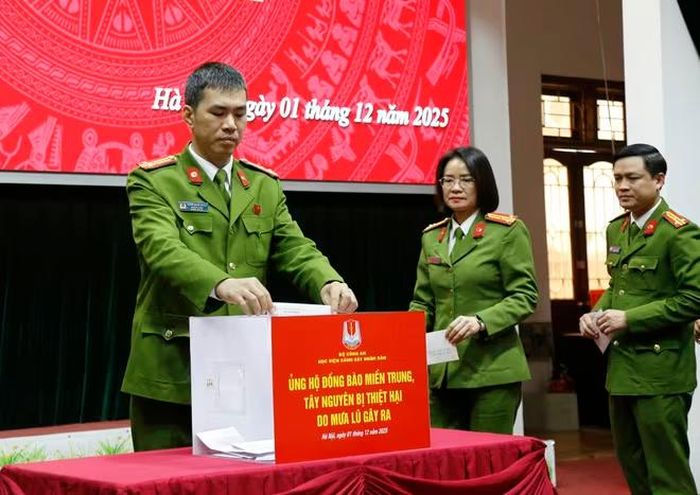 Học viện CSND đã tổ chức phát động ủng hộ đồng bào miền Trung - Tây nguyên bị thiệt hại do mưa lũ.