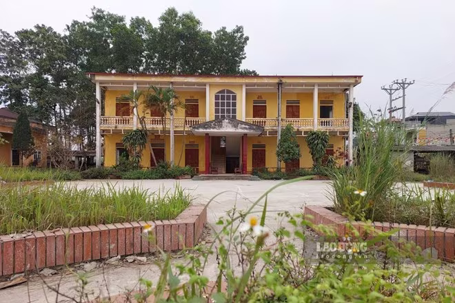 Nhiều trụ sở dôi dư đã được chuyển thành trường học, trạm y tế...