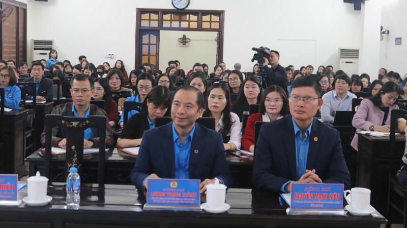 Các đại biểu tham dự hội nghị.