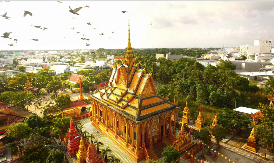 Nhạc trống lớn thường được biểu diễn ở các ngôi chùa Khmer. gen-h-nhac-trong-lon-4.jpg