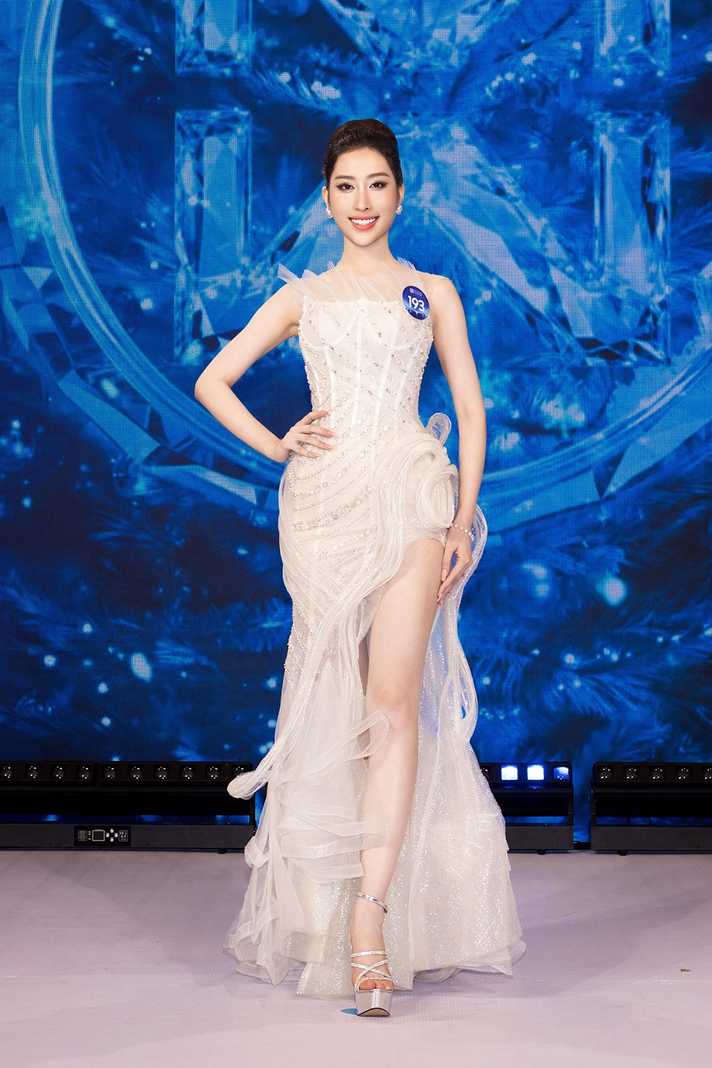 Ra mắt Top 50 vào vòng Chung kết Miss World Vietnam 2025 - ảnh 4