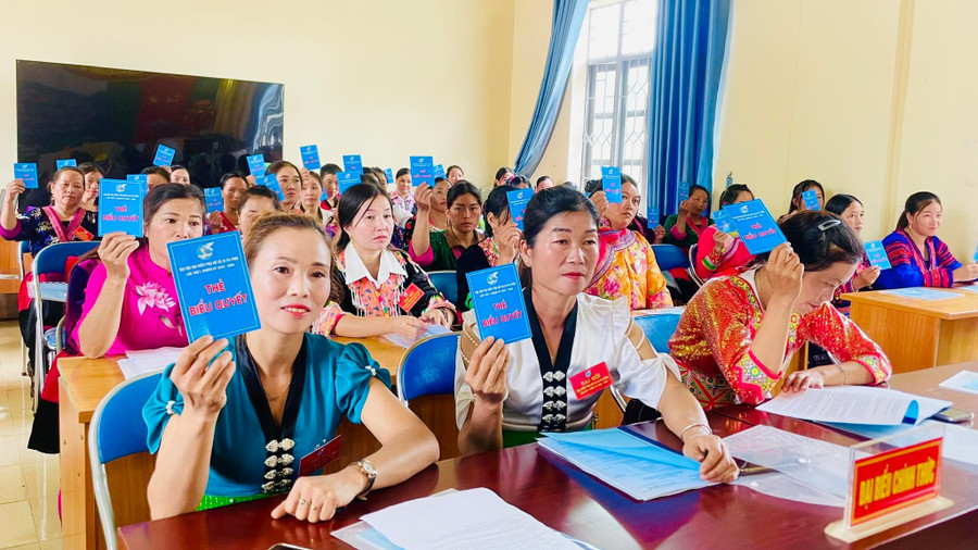 Nhờ sự đồng lòng của Nhân dân, các phong trào xây dựng đời sống văn hóa, giữ gìn an ninh trật tự, bảo vệ môi trường được triển khai hiệu quả. si-pa-phin-54.jpg