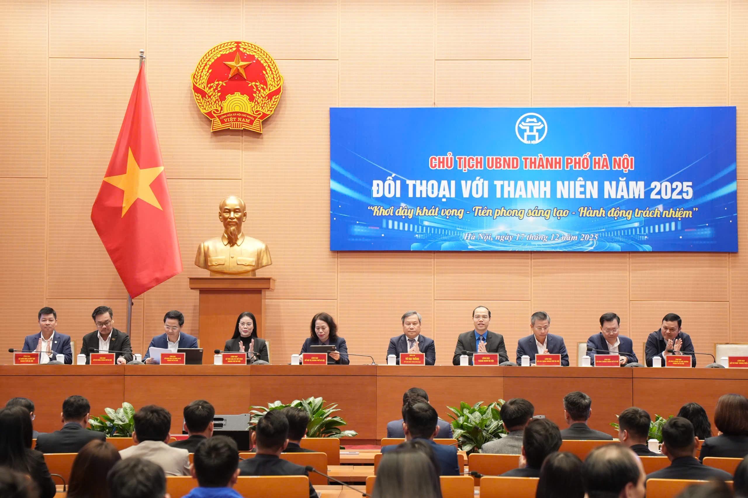 Đồng chí Vũ Đại Thắng - Uỷ viên BCH Trung ương Đảng, Phó Bí thư Thành uỷ, Chủ tịch UBND TP Hà Nội cùng lãnh đạo các Sở, ngành đối thoại với thanh niên. Ảnh: Phạm Mạnh Đồng chí Vũ Đại Thắng - Uỷ viên BCH Trung ương Đảng, Phó Bí thư Thành uỷ, Chủ tịch UBND TP Hà Nội cùng lãnh đạo các Sở, ngành đối thoại với thanh niên. Ảnh: Phạm Mạnh