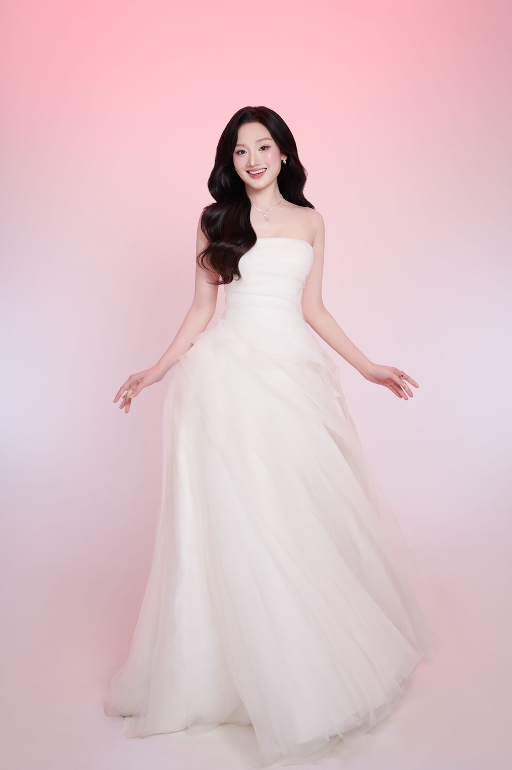 Á hậu Phương Thanh chạm ngõ điện ảnh ở tuổi 25 - ảnh 1