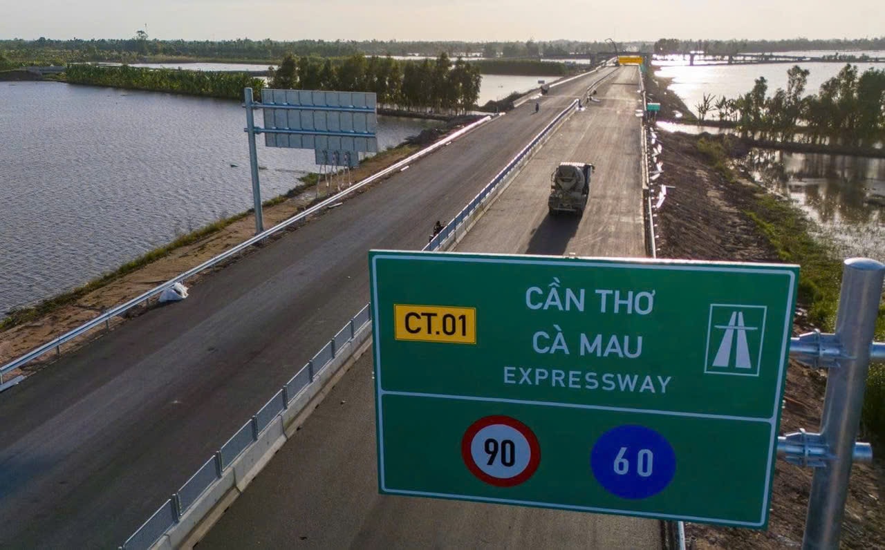 Khánh thành, thông xe dự án thành phần đoạn Cần Thơ - Hậu Giang và thông xe kỹ thuật đoạn Hậu Giang - Cà Mau. Ảnh: TL.