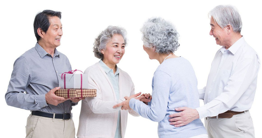 Có những mối quan hệ thông gia thân thiết như người một nhà. (Ảnh: ITN)