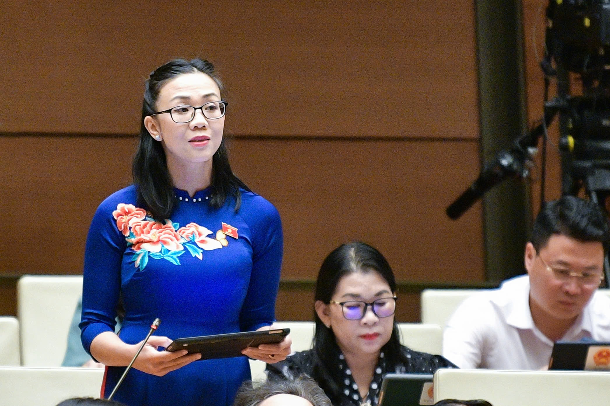 Đại biểu Tú Anh cho rằng, việc sắp xếp, sáp nhập và tái cấu trúc các trường đại học không chỉ là yêu cầu khách quan mà còn là cơ hội vàng để hình thành các “tập đoàn giáo dục”