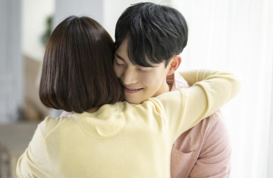 3 việc bạn càng chủ động, anh ấy càng yêu bạn hơn